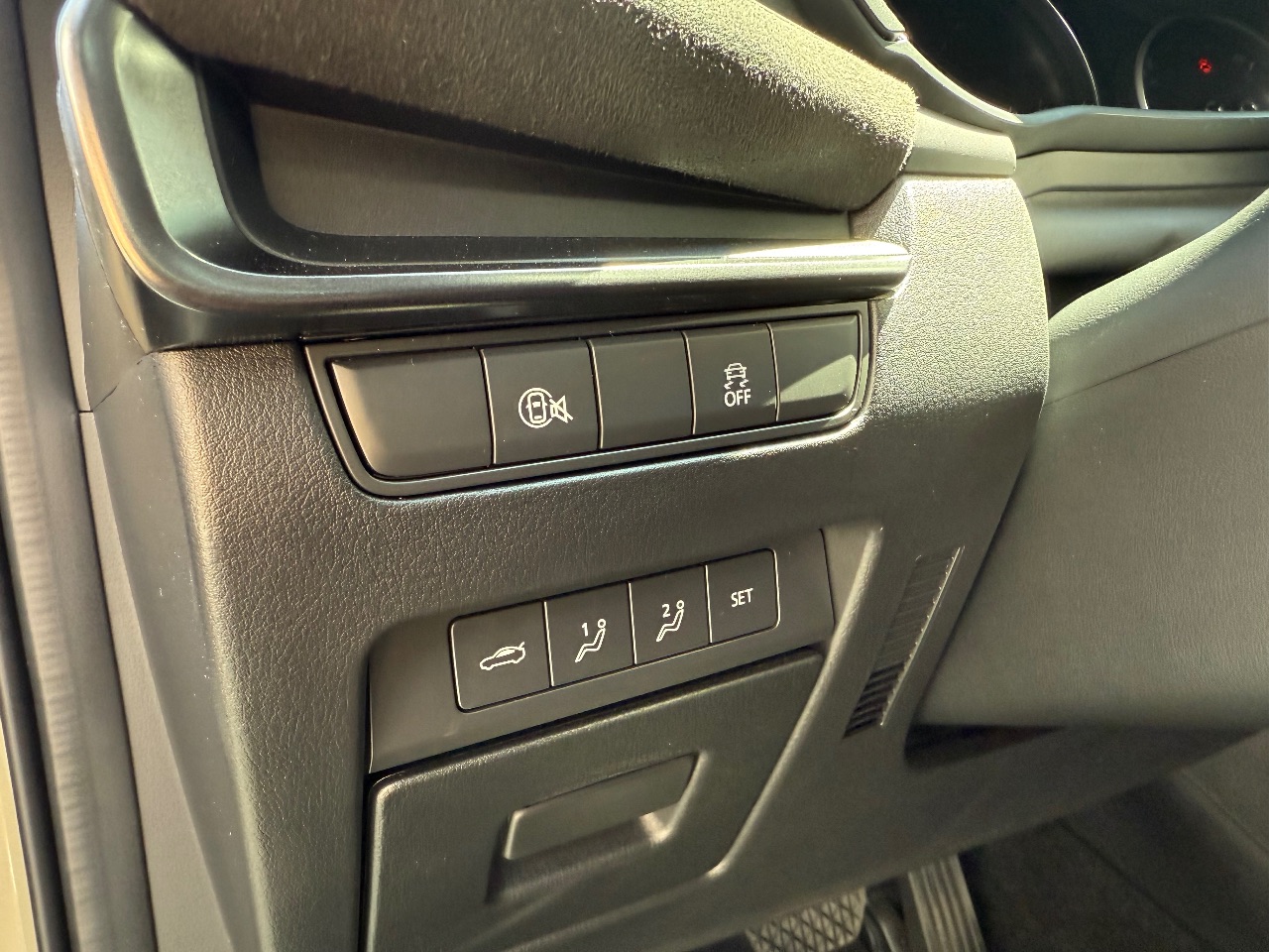 Mazda 3 - фото 18