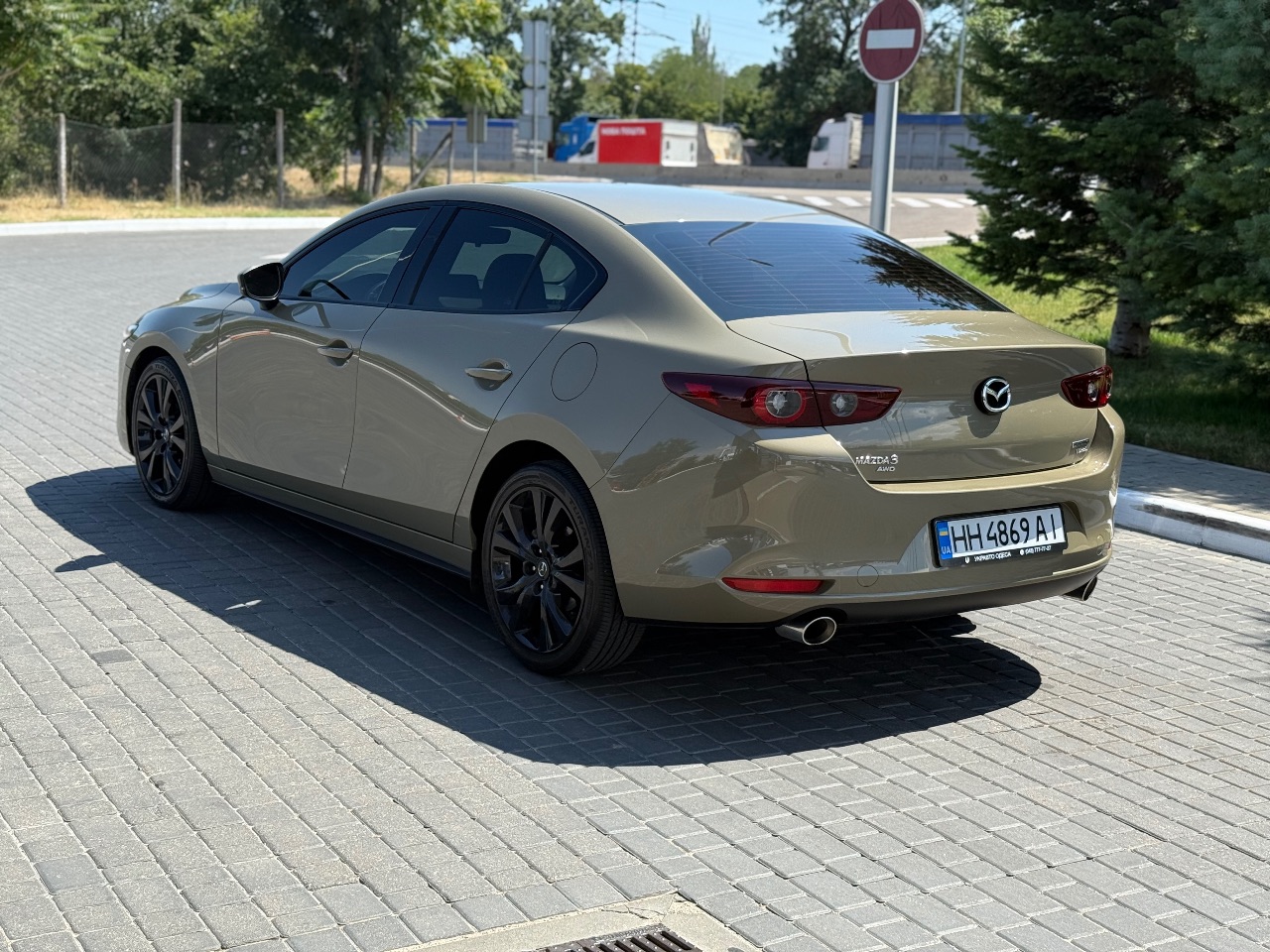 Mazda 3 - фото 8