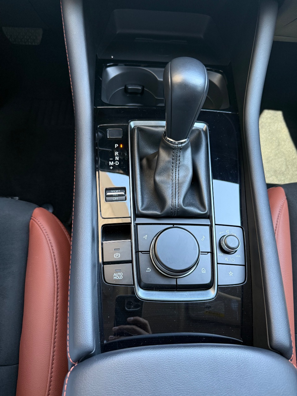 Mazda 3 - фото 17