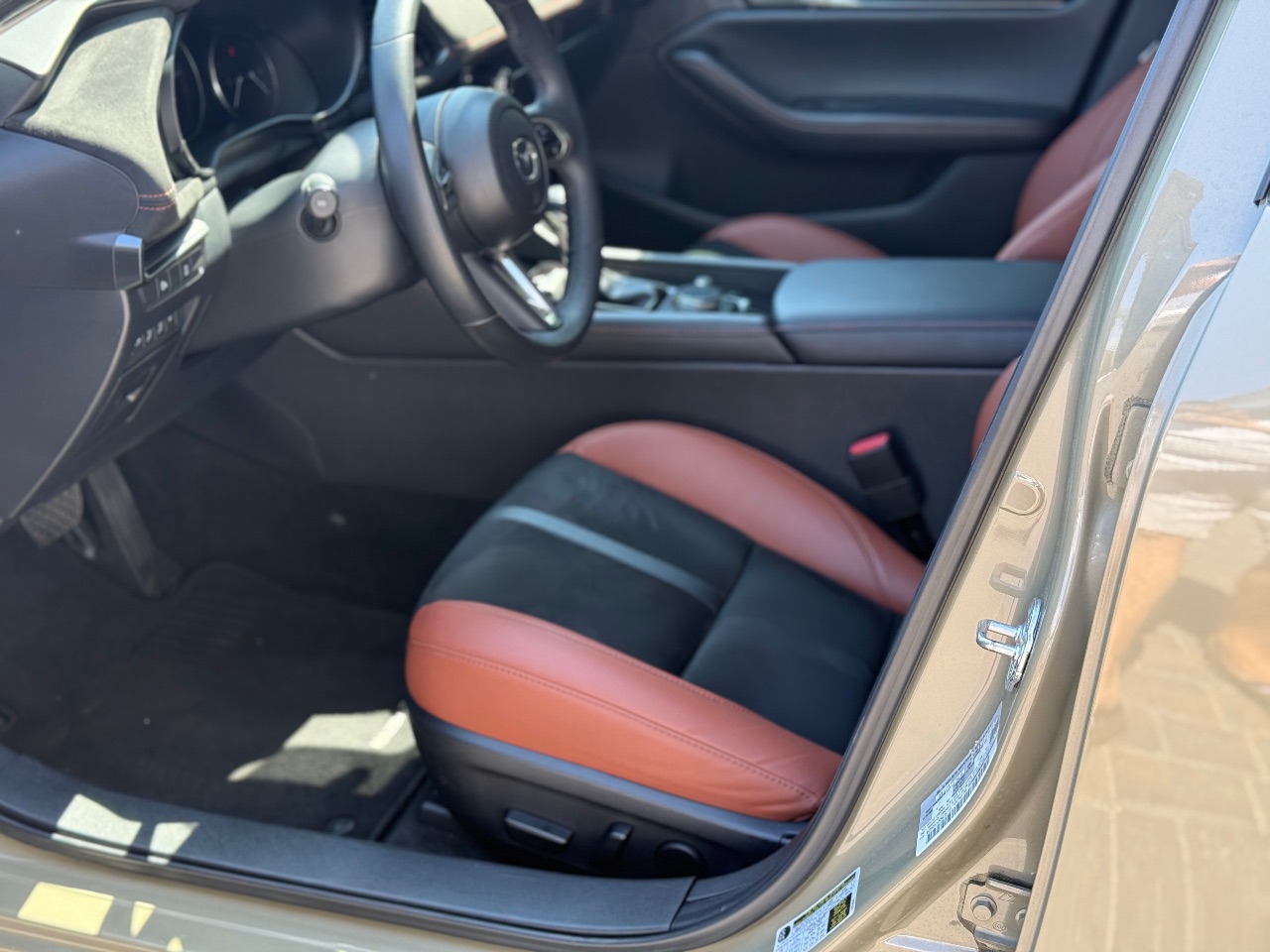 Mazda 3 - фото 9