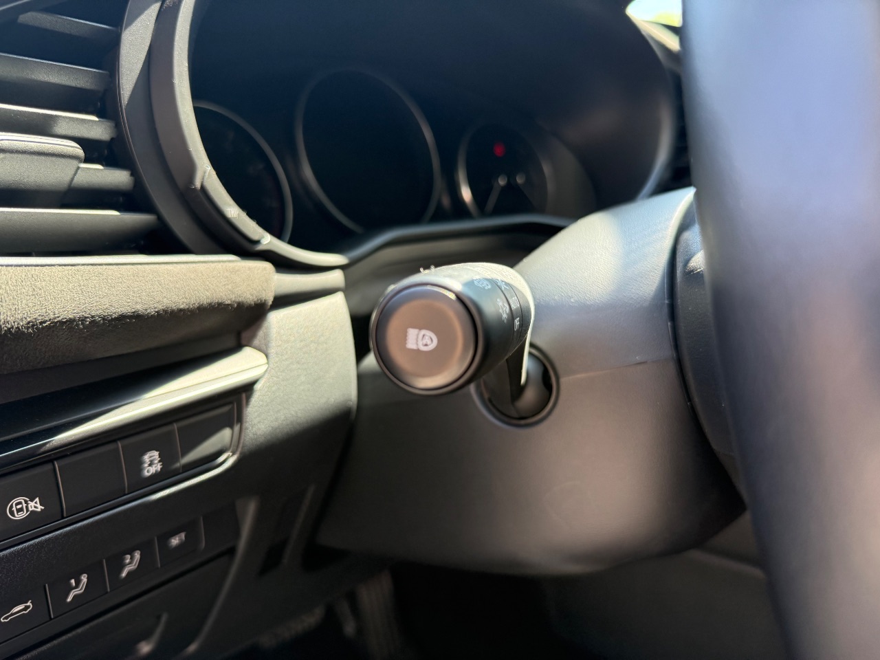 Mazda 3 - фото 14