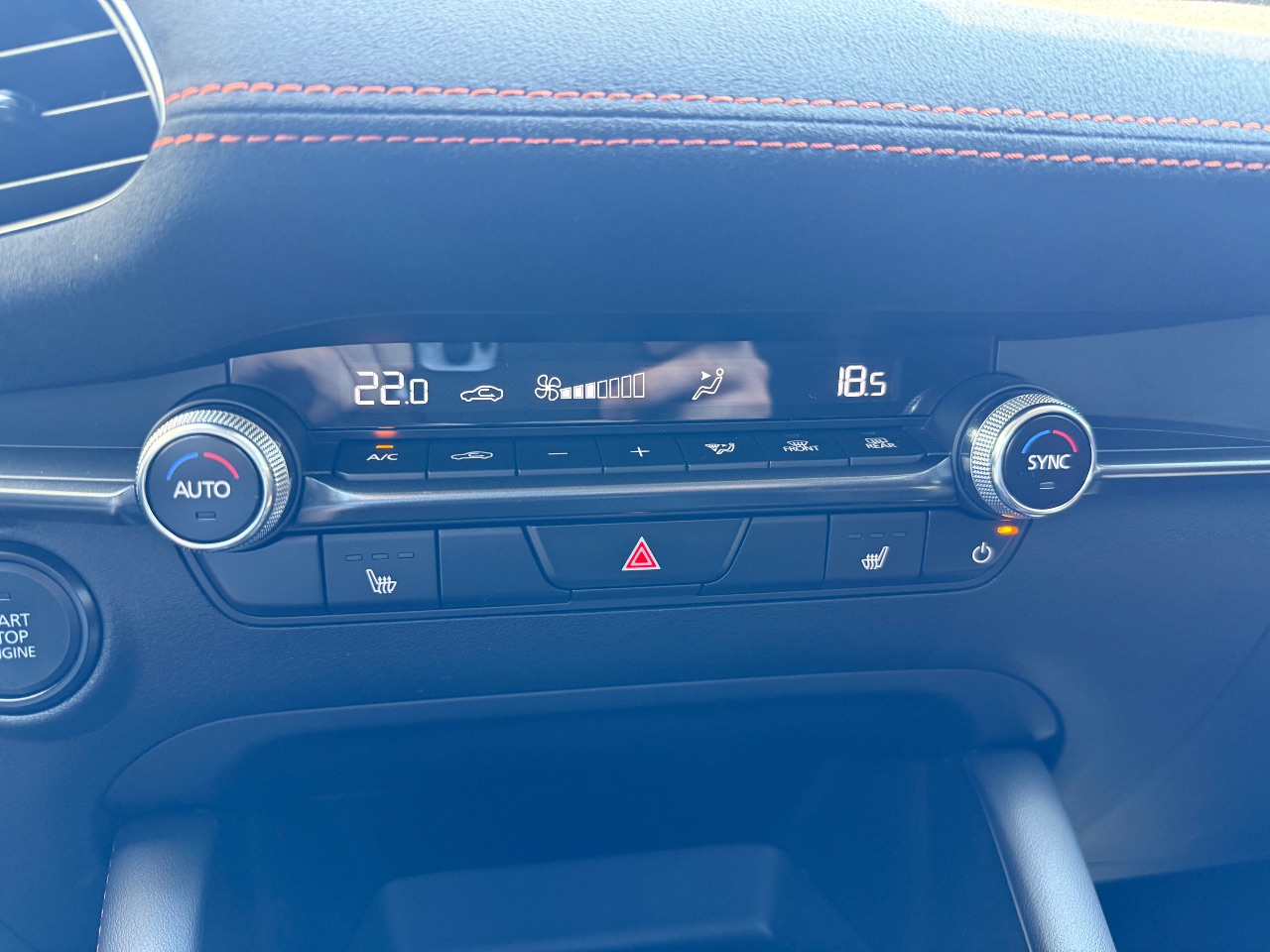 Mazda 3 - фото 16