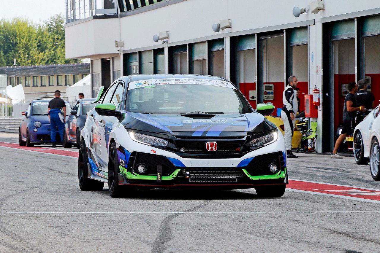 Honda Civic Type R - фото 1