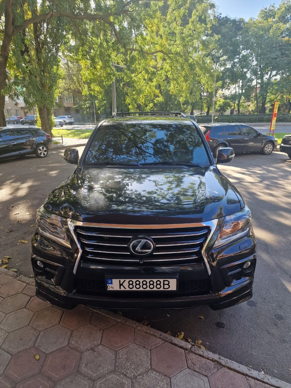 Lexus LX - фото 1