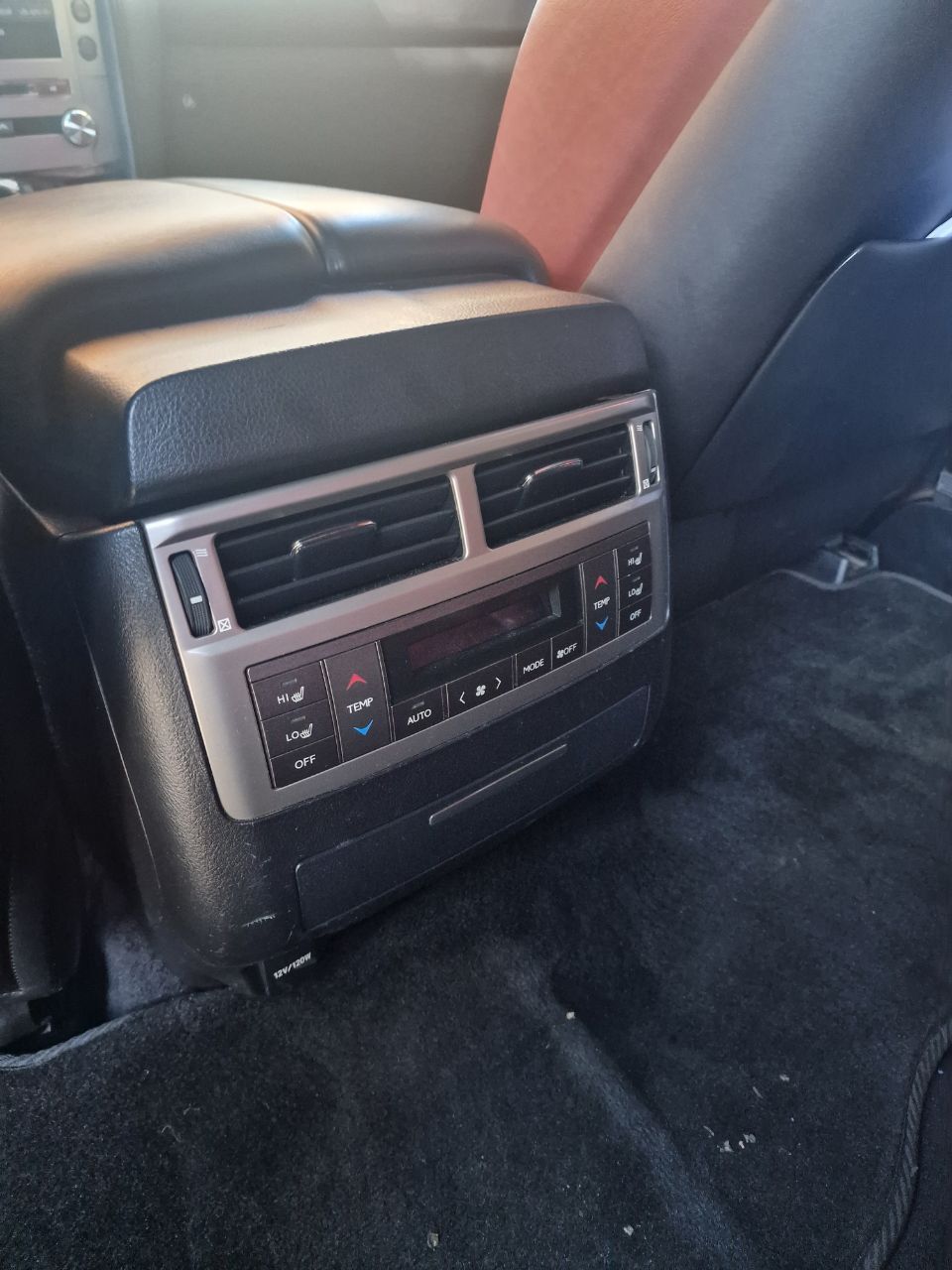 Lexus LX - фото 16