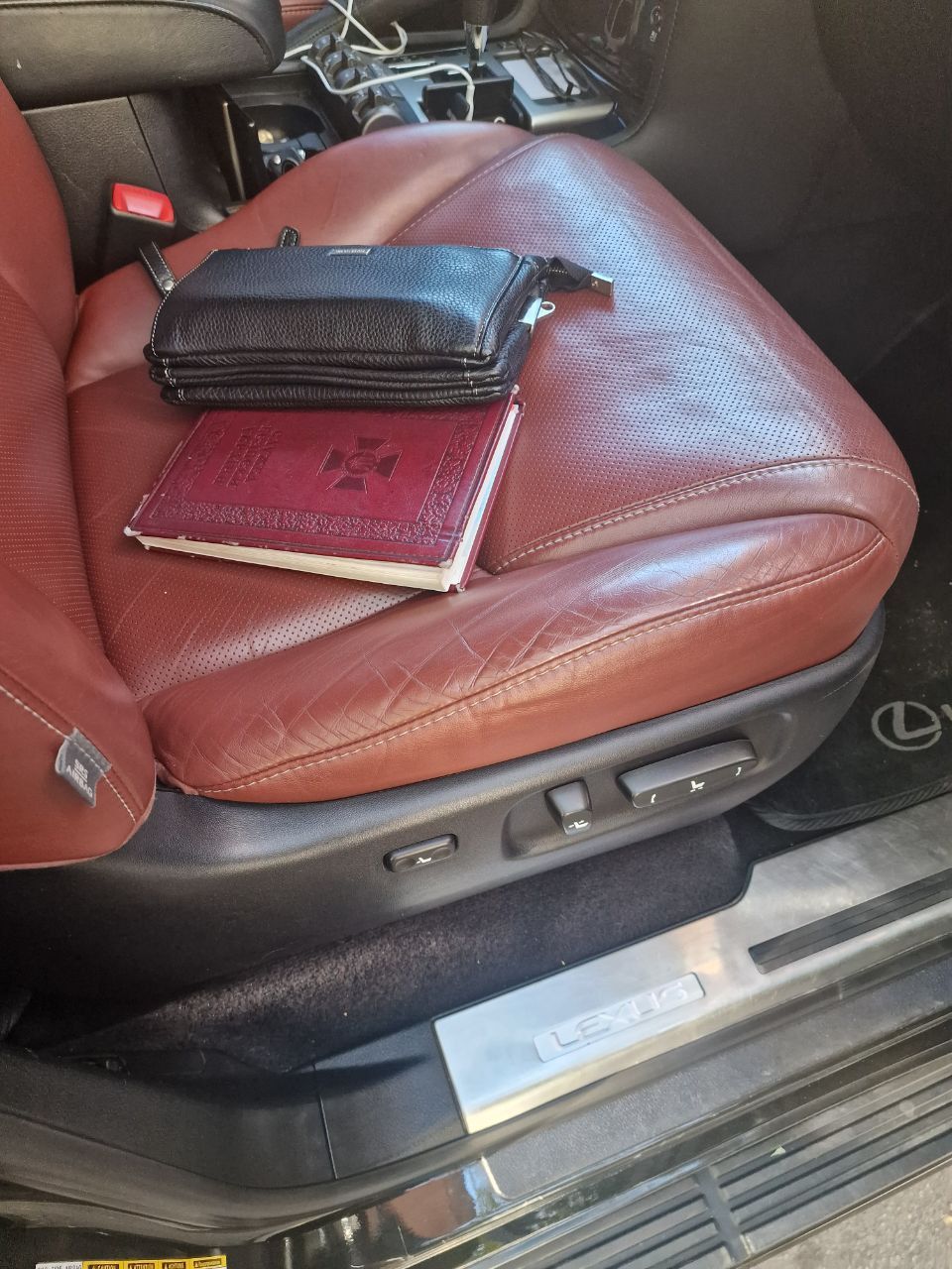 Lexus LX - фото 18