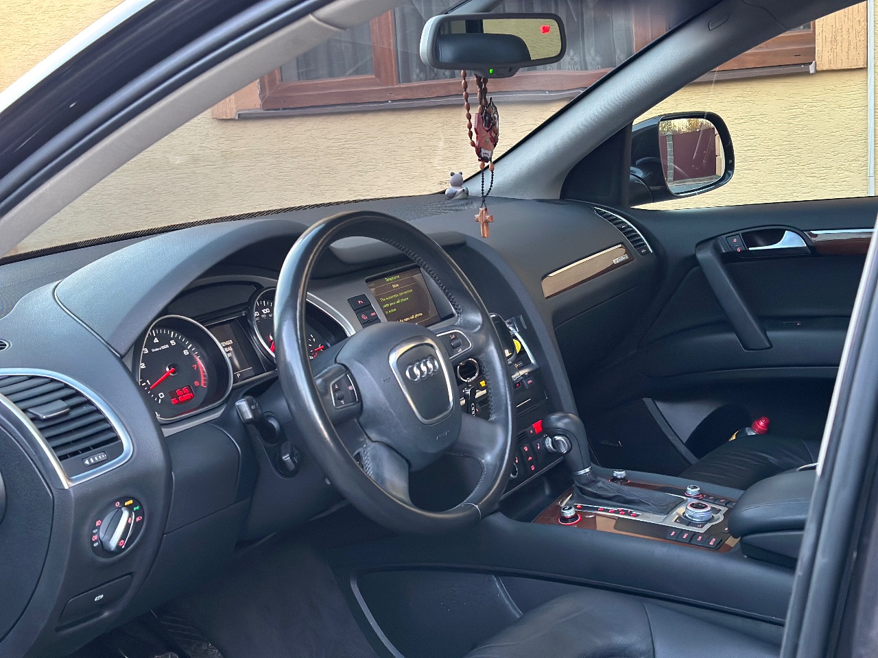 Audi Q7 - фото 16