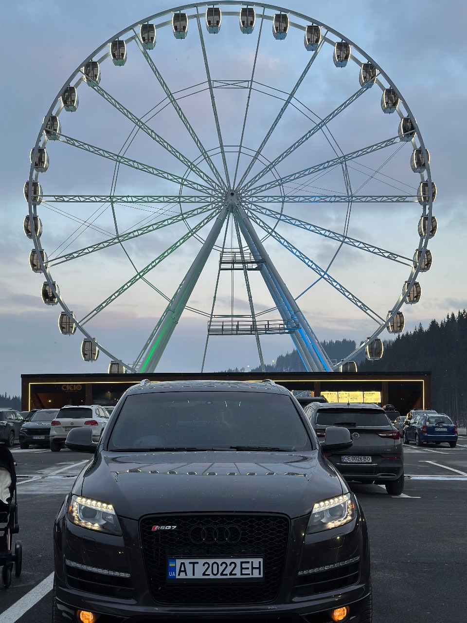 Audi Q7 - фото 1