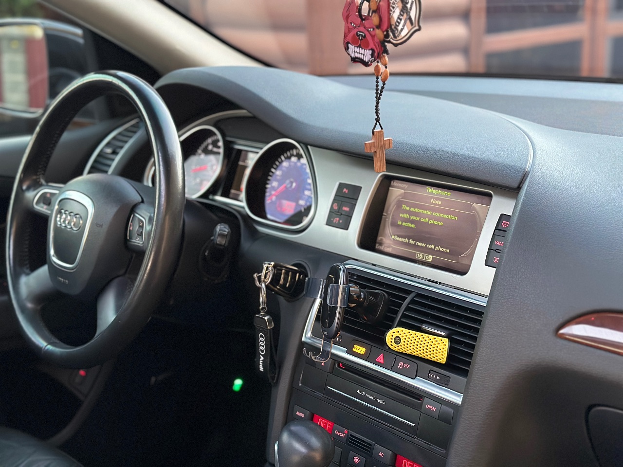 Audi Q7 - фото 13