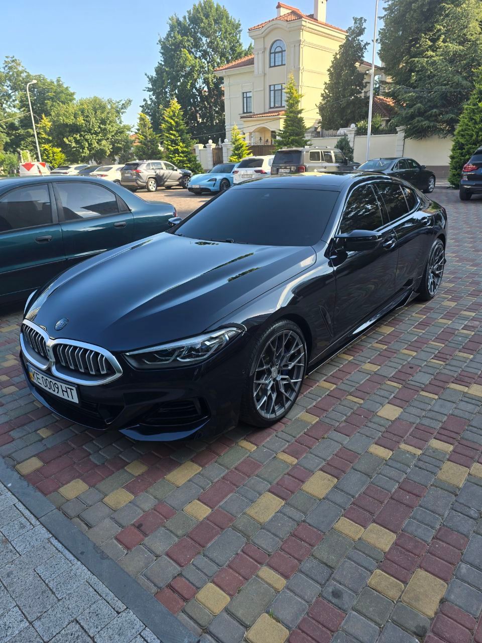 BMW 8 серії - фото 3