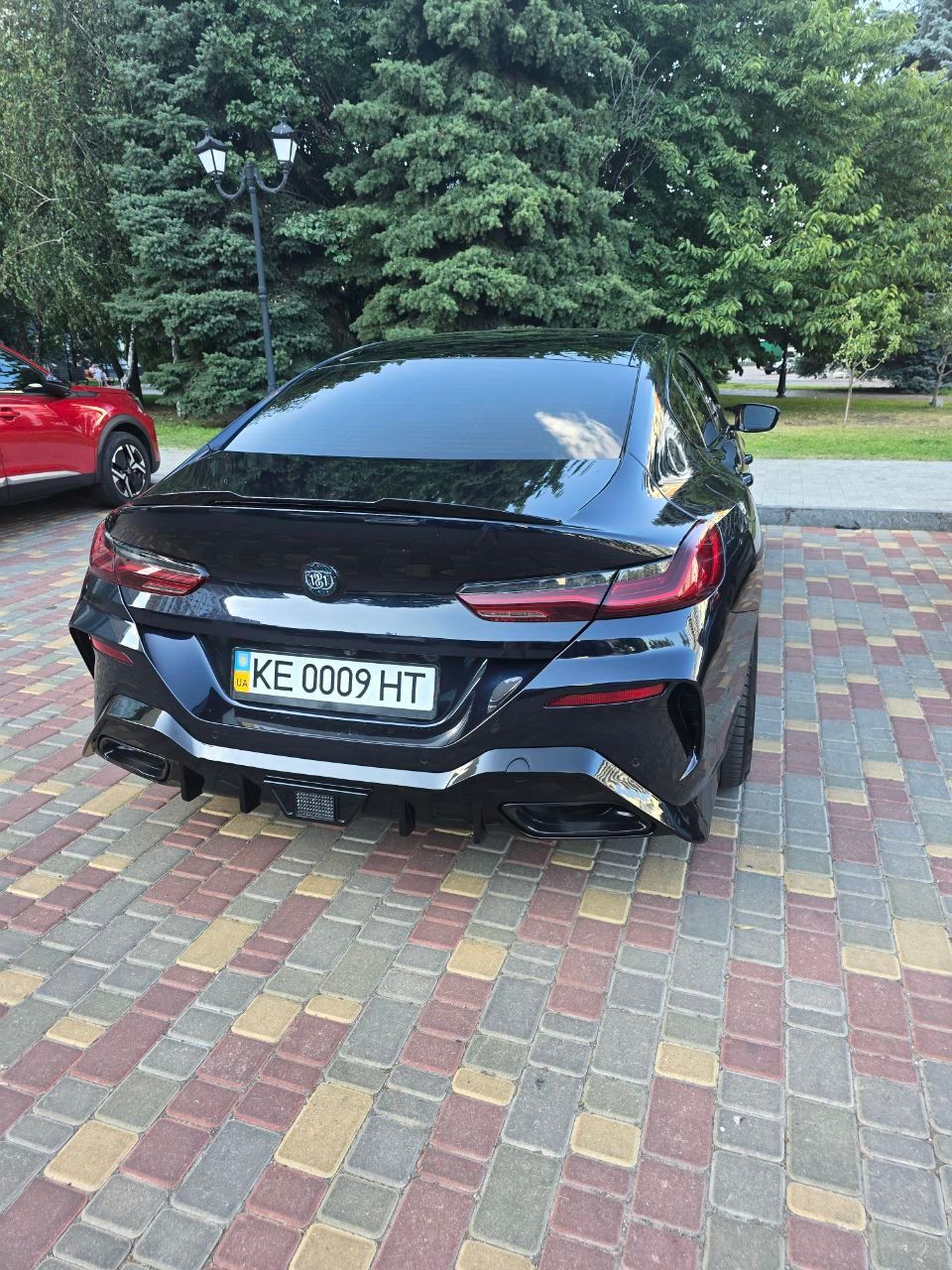 BMW 8 серії - фото 2