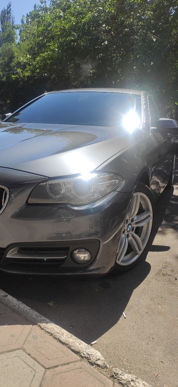 BMW 5 серії - фото 1