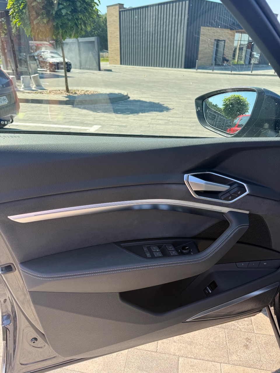 Audi e-tron Sportback - фото 9