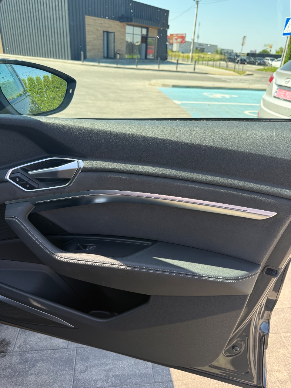 Audi e-tron Sportback - фото 25