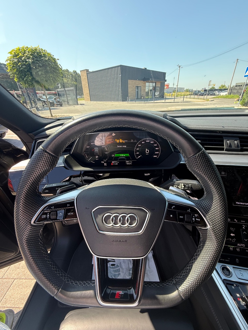 Audi e-tron Sportback - фото 16