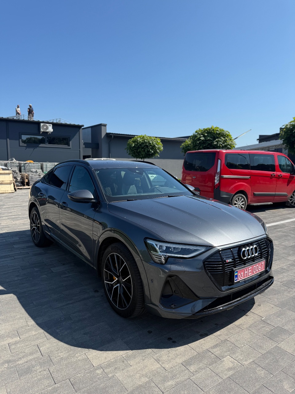 Audi e-tron Sportback - фото 1