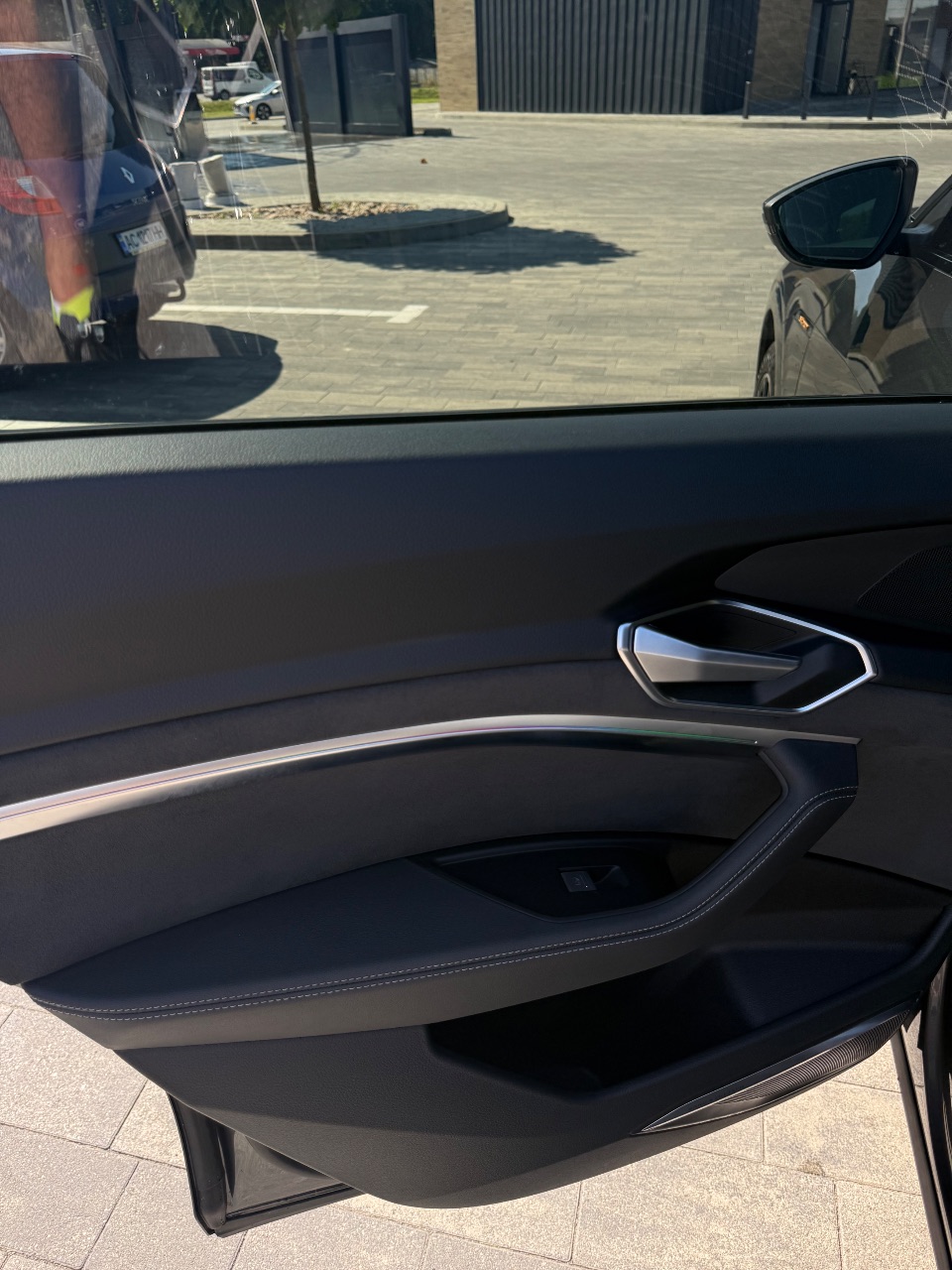 Audi e-tron Sportback - фото 30