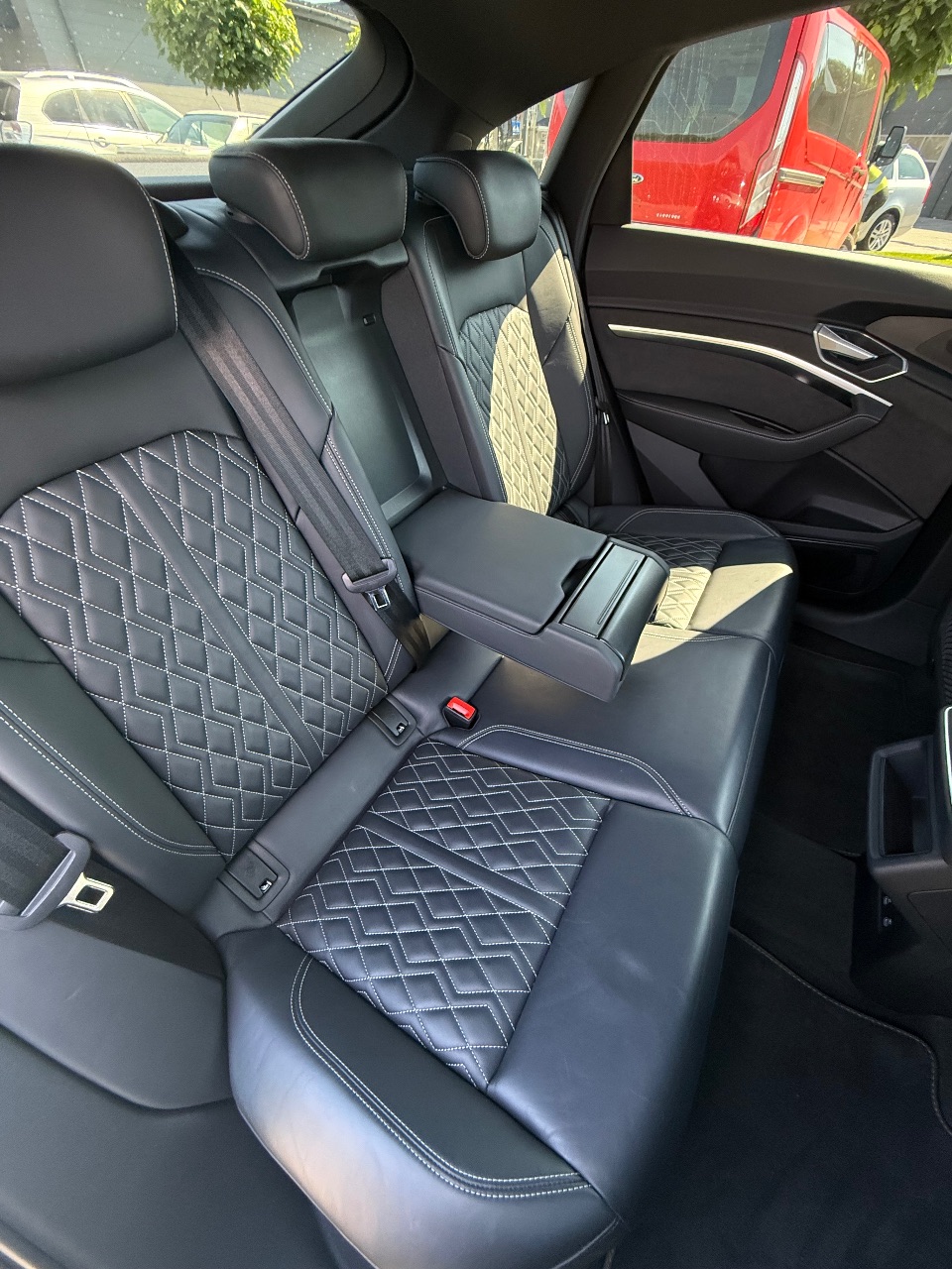 Audi e-tron Sportback - фото 29