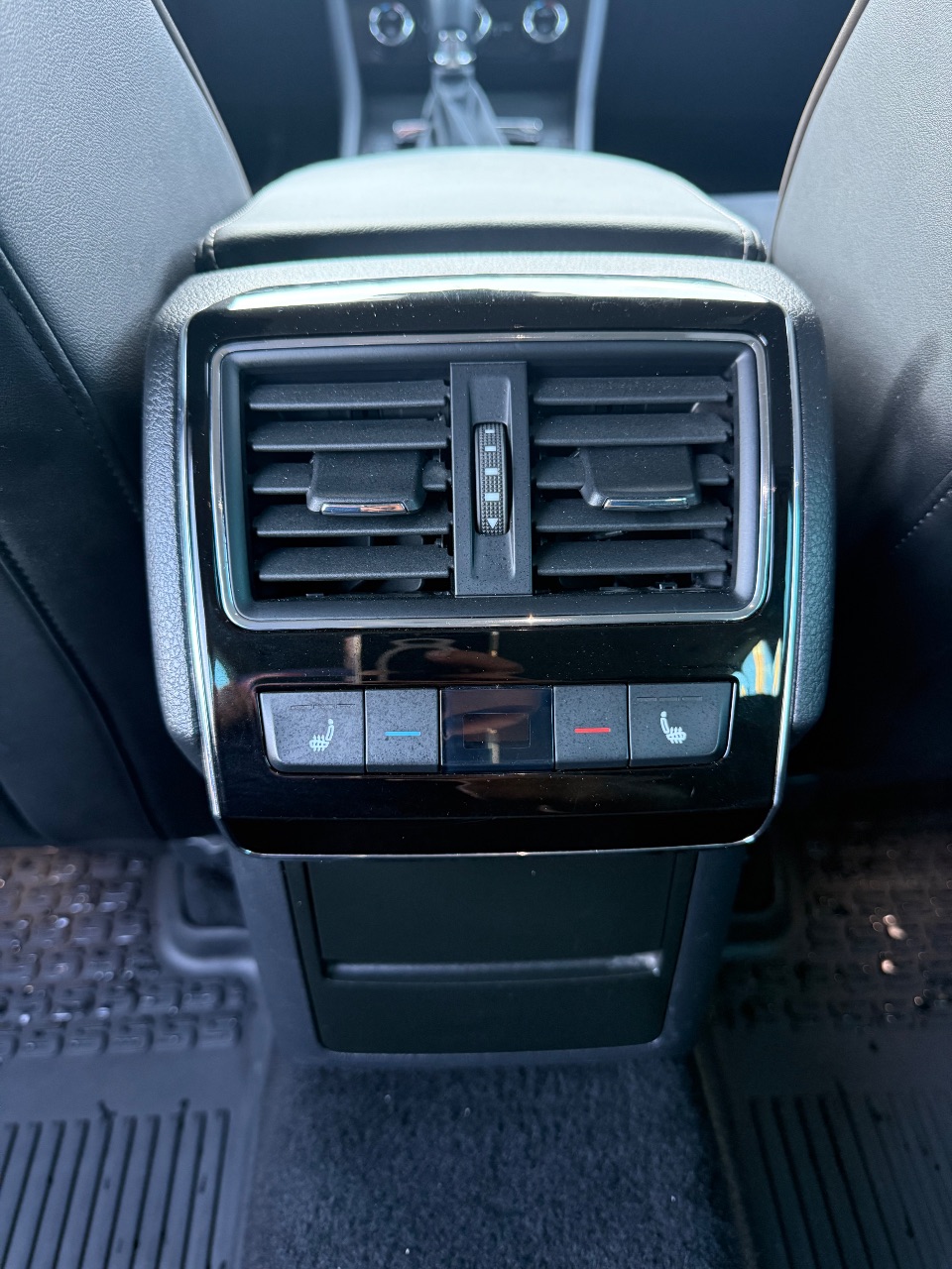 Skoda Superb - фото 34