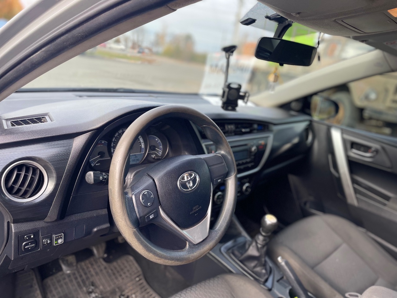 Toyota Auris - фото 10