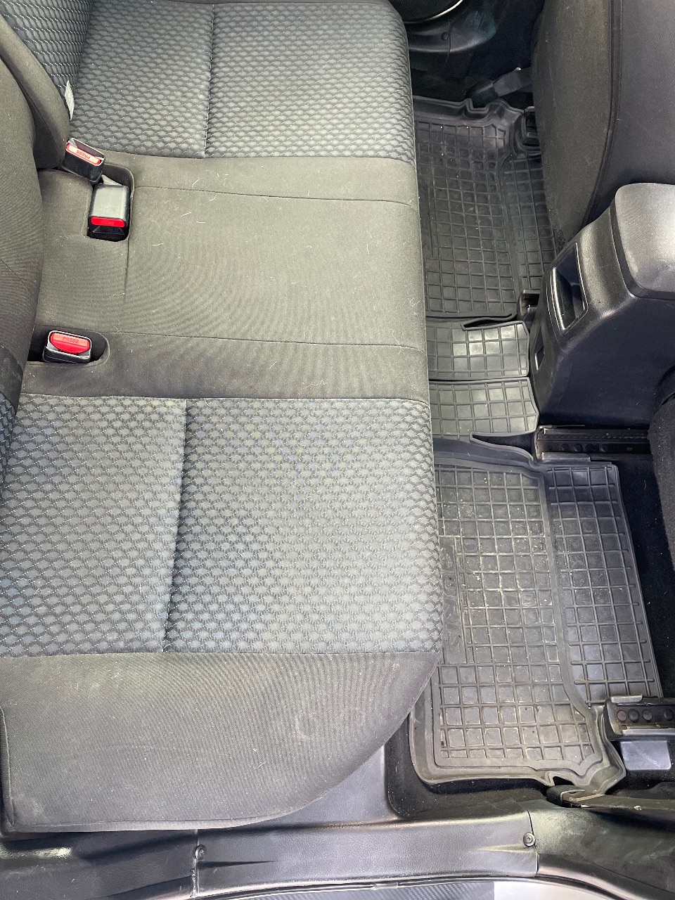 Toyota Auris - фото 17