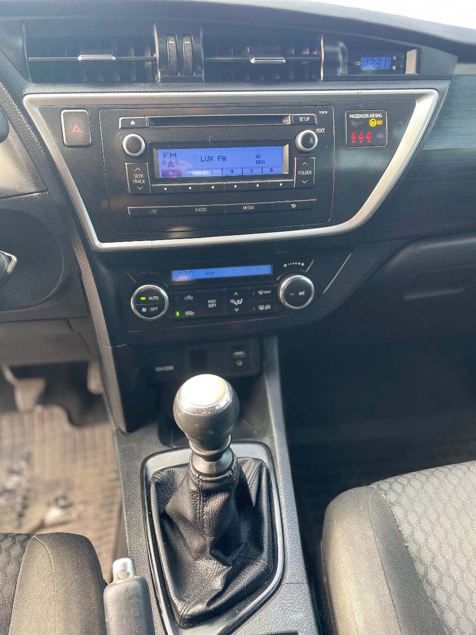 Toyota Auris - фото 16