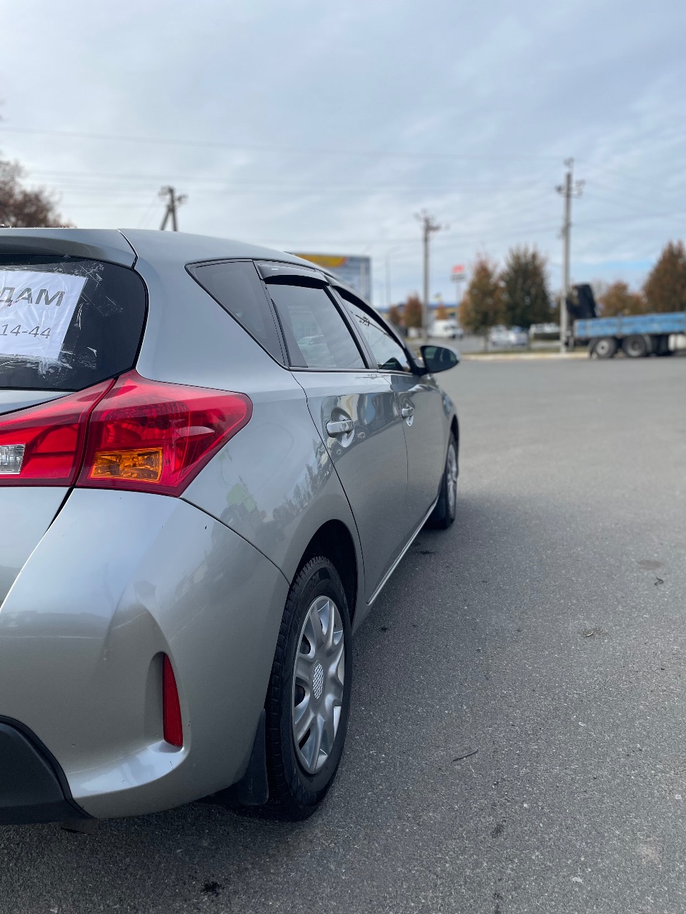 Toyota Auris - фото 8