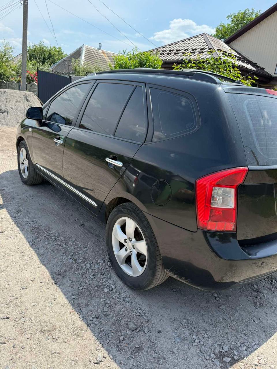 Kia Carens - фото 10