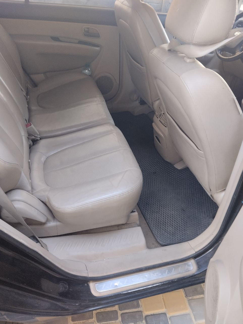 Kia Carens - фото 2