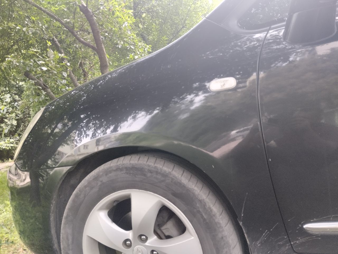 Kia Carens - фото 5