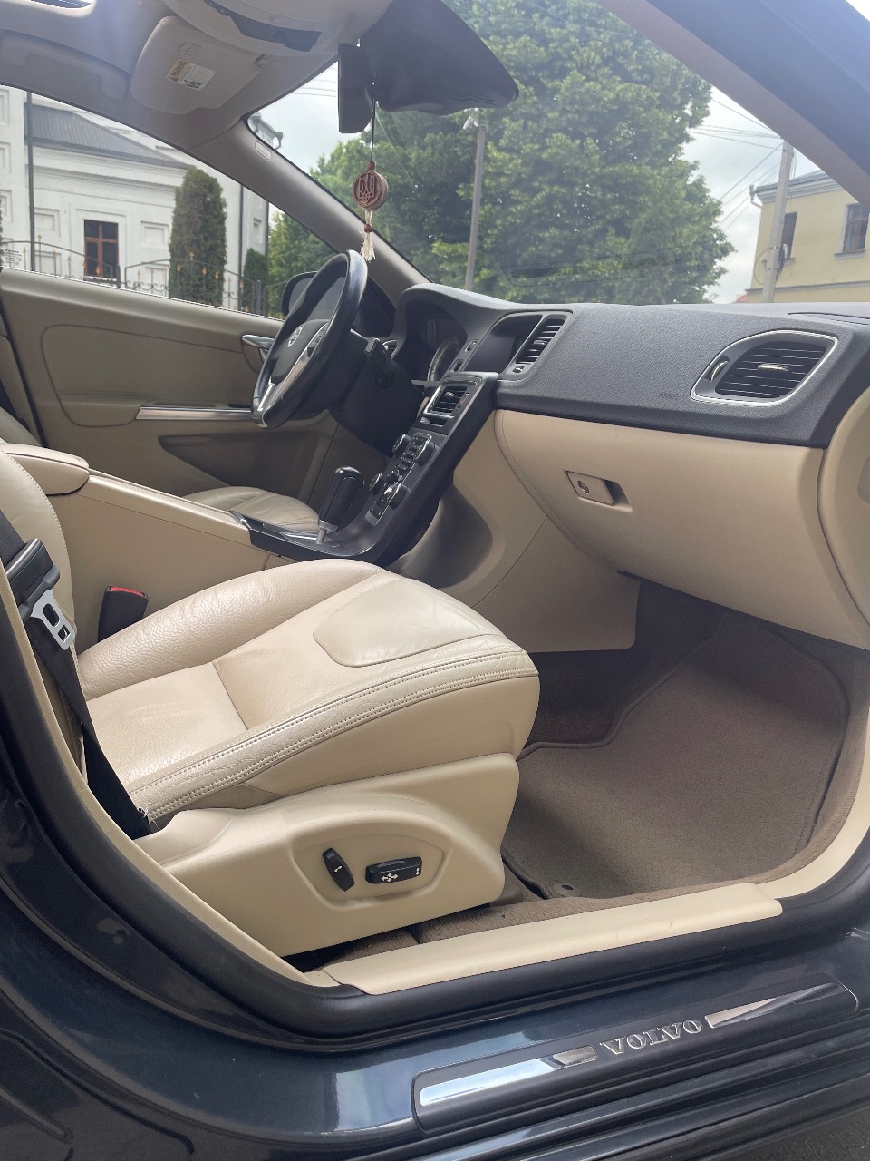 Volvo S60 - фото 14