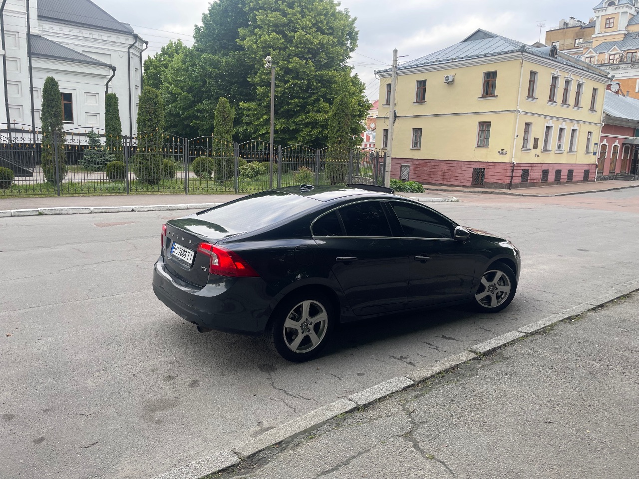 Volvo S60 - фото 15