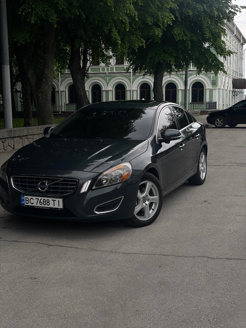Volvo S60 - фото 1