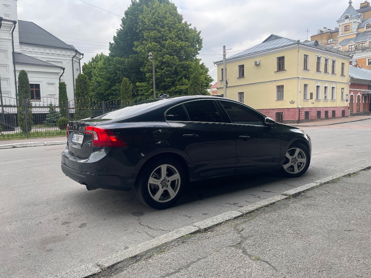 Volvo S60 - фото 16