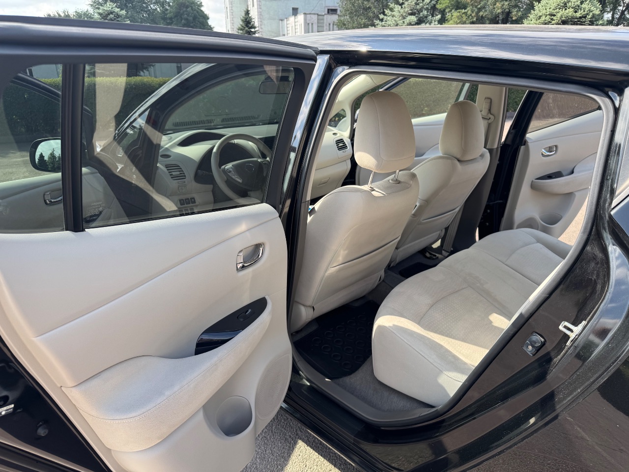 Nissan Leaf - фото 9