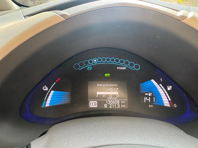 Nissan Leaf - фото 2
