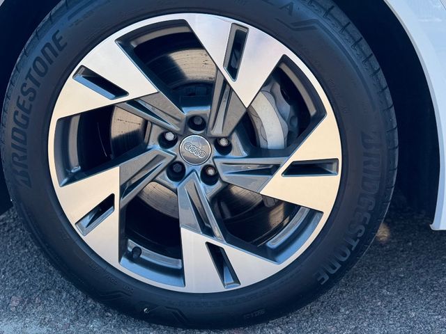 Audi e-tron - фото 5