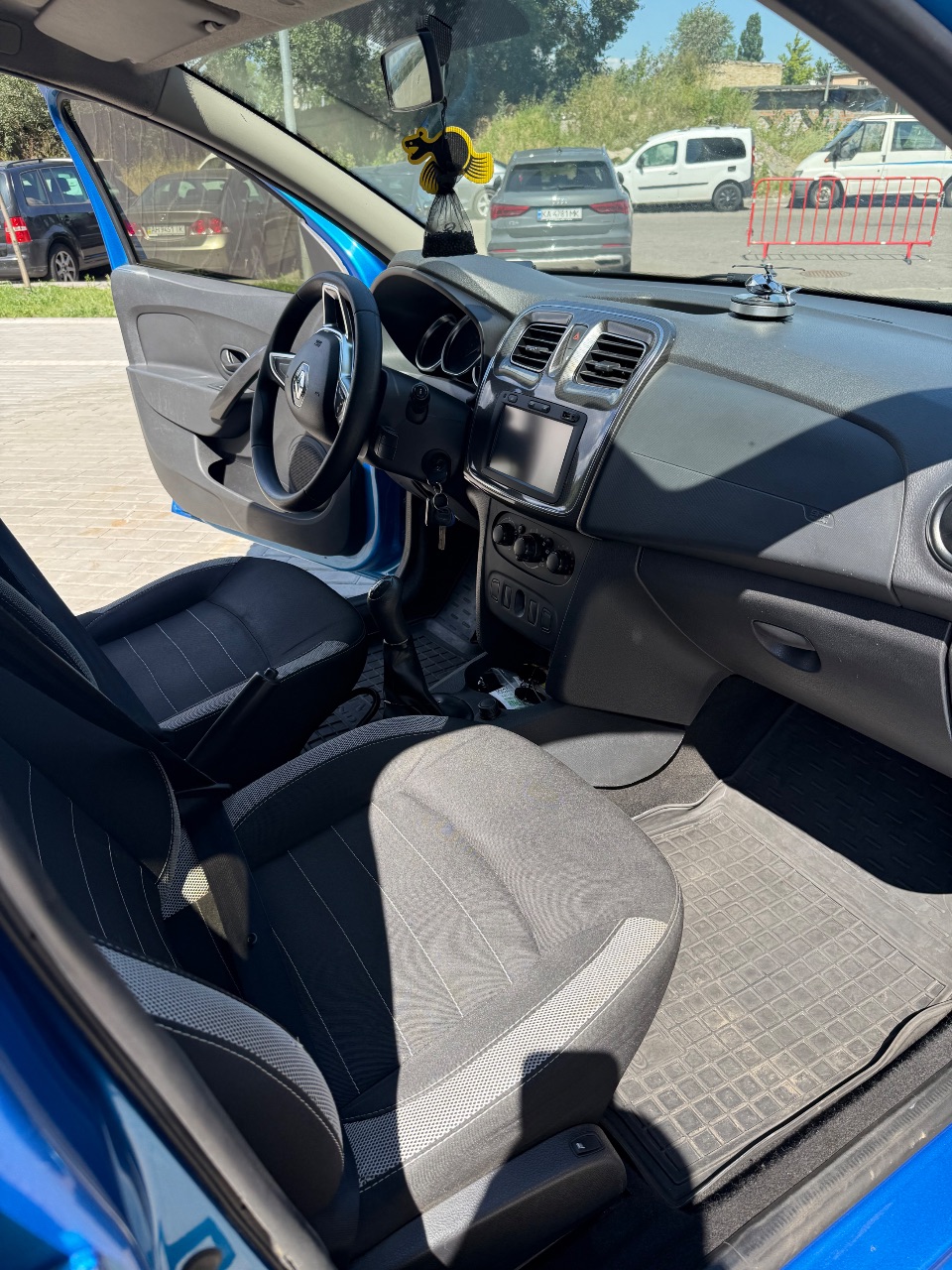 Renault Sandero - фото 12