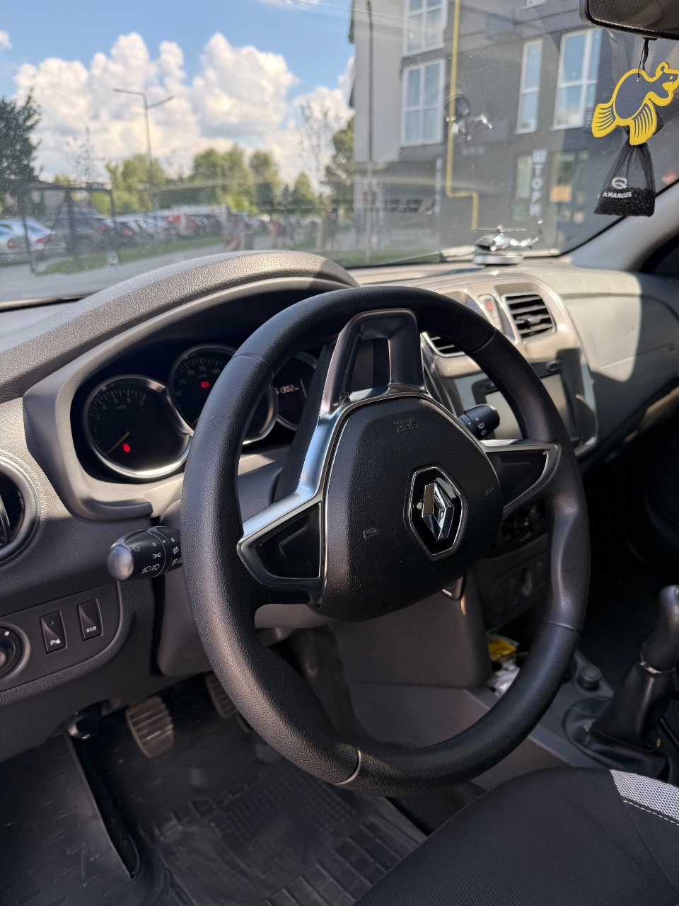 Renault Sandero - фото 7