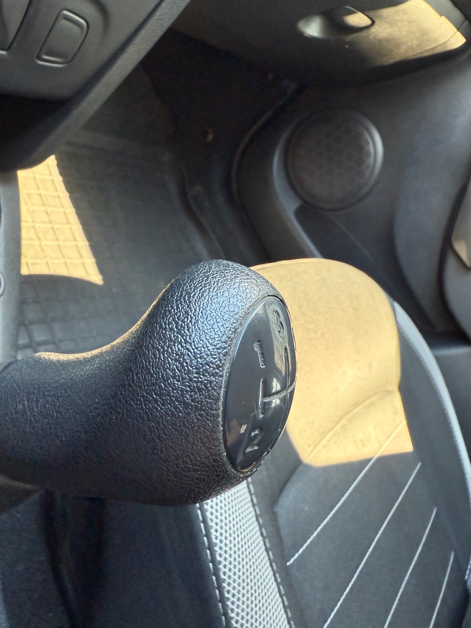 Renault Sandero - фото 10