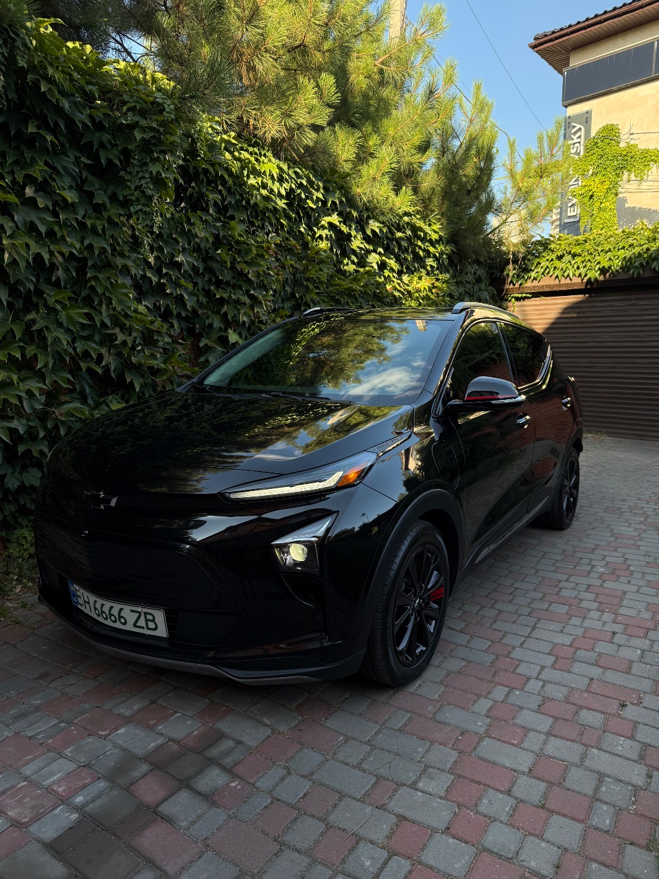 Chevrolet Bolt EUV - фото 1