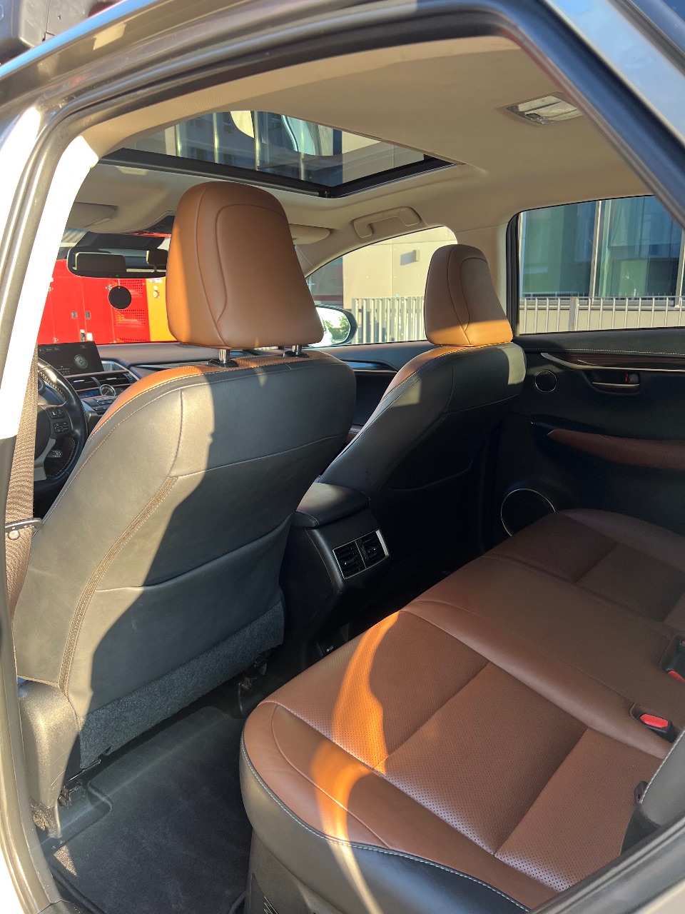 Lexus NX - фото 14