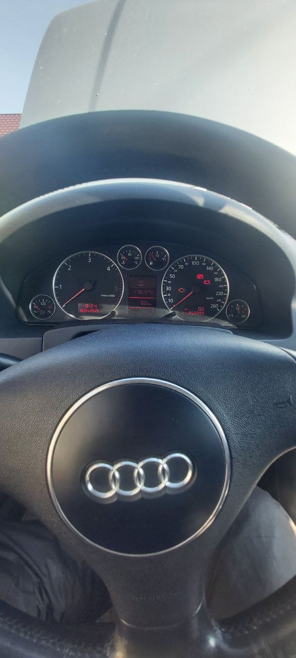 Audi A6 - фото 2