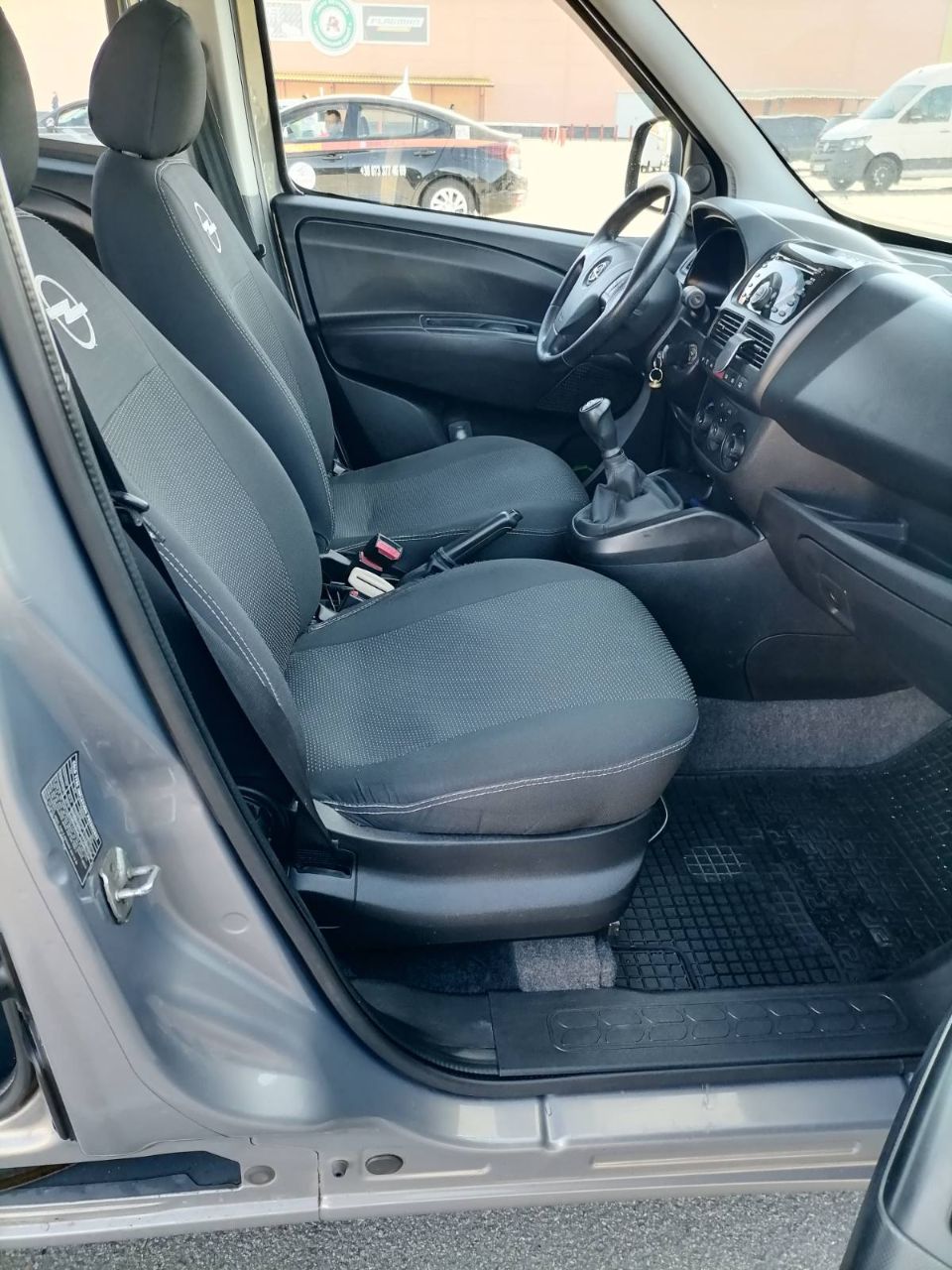 Opel Combo - фото 10