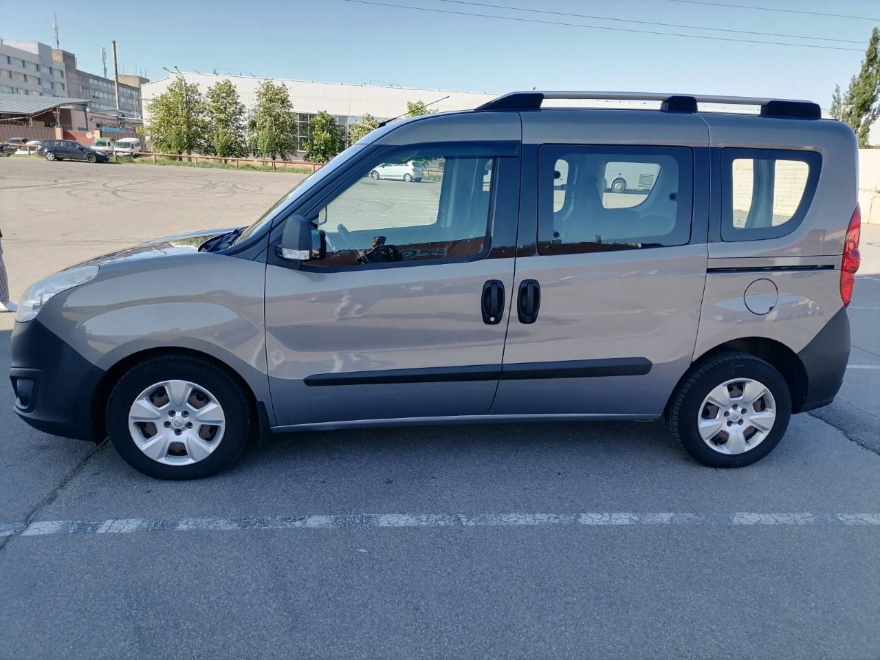 Opel Combo - фото 16