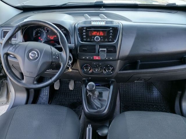 Opel Combo - фото 4