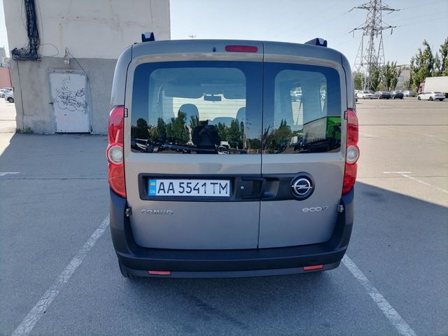 Opel Combo - фото 2