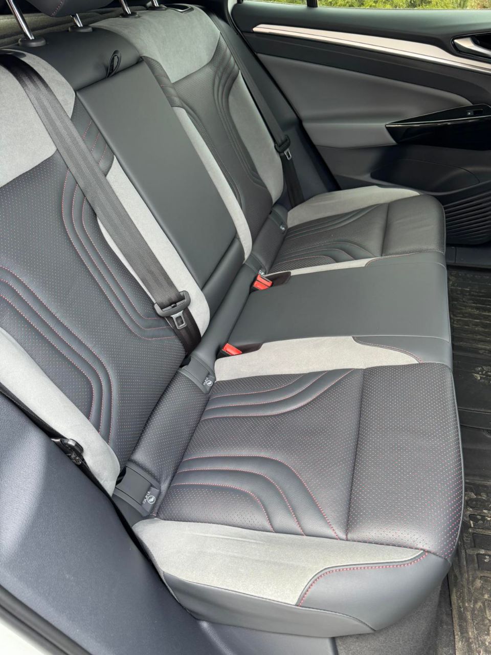 Volkswagen ID.4 - фото 9