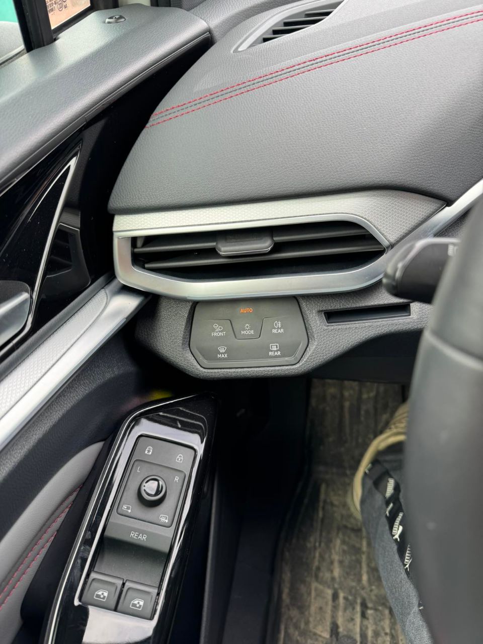 Volkswagen ID.4 - фото 11