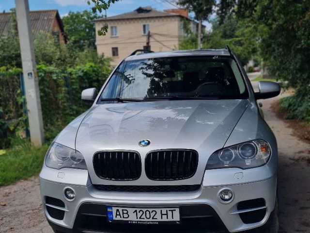 BMW X5 - фото 1